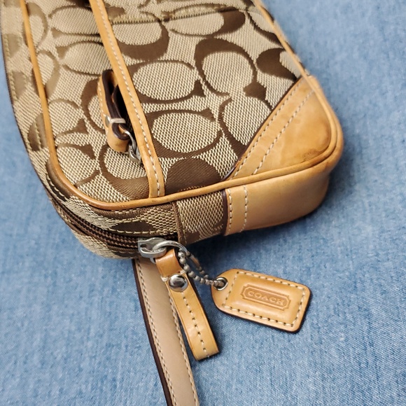 Coach Signature Brown and Tan BeltBag Waist Pack. Fits Waist 31 to 37 - Picture 4 of 16